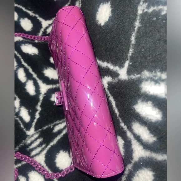 EUC Kurt Geiger London Brixton Wallet On A Chain - Picture 4 of 9